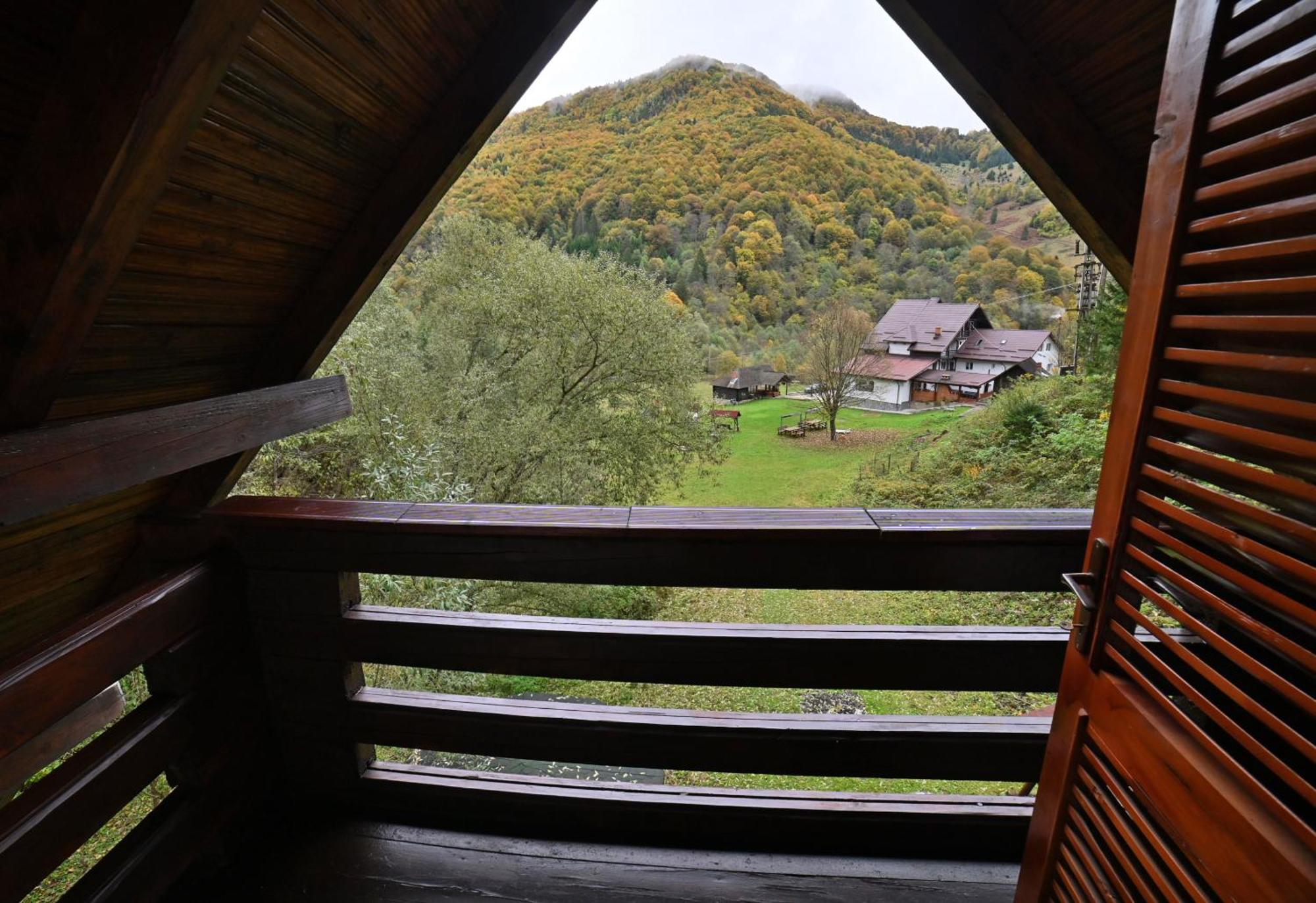Casa De Vacanta Satic Piatra Craiului La Doi Viermi Esterno foto