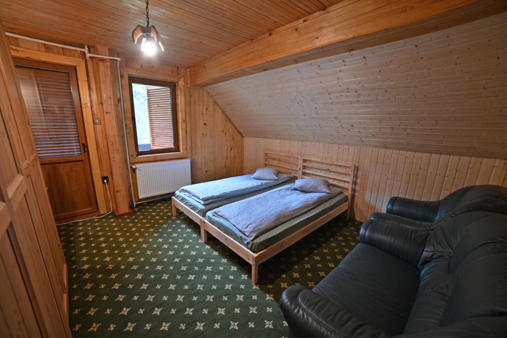 Casa De Vacanta Satic Piatra Craiului La Doi Viermi Esterno foto